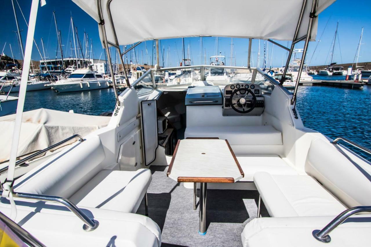 فندق Cozy Boat To Unwind By The Ocean بْوُرتو كاليرو المظهر الخارجي الصورة